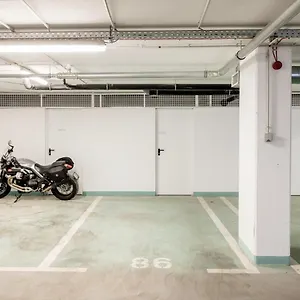  Apartment Modern Riverside With Free Parking